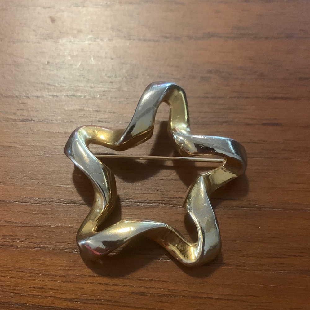 Gold Star Shaped Brooch